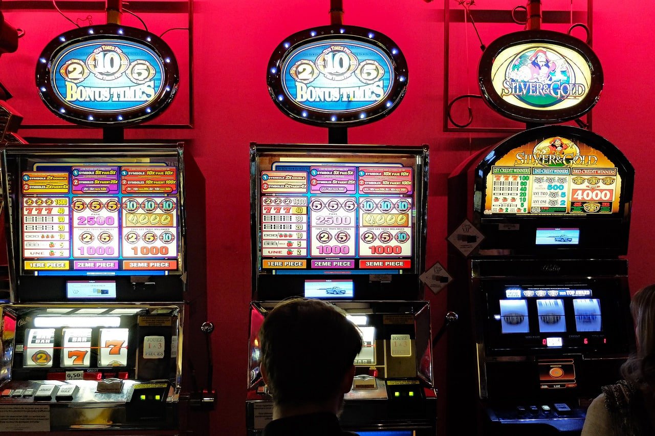 Antarmuka seluler mahjong123 menampilkan metode pembayaran DANA, OVO, GoPay, dan QRIS